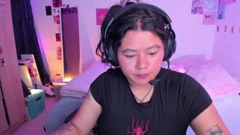 Stephanie  online show from February 4, 2025, 2:07 am