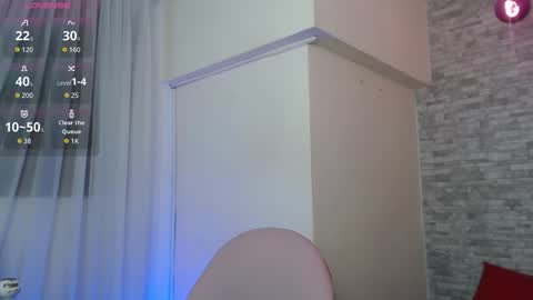 stephany_rodriguez_ online show from November 3, 2025, 12:39 pm