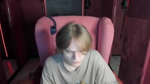 Snapshot of stephen_holt chatting on June 5, 2026, 10:59 pm Stephen online show from June 5, 2026, 10:59 pm