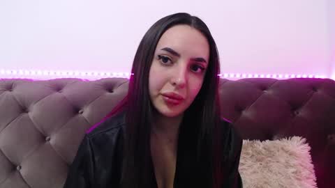 StepMommy19 online show from February 19, 2025, 8:41 pm