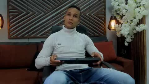 Snapshot of sterling_magnus chatting on February 14, 2026, 7:32 pm online show from February 14, 2026, 7:32 pm