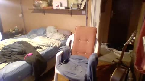 stevefromfrance online show from December 18, 2024, 9:36 am