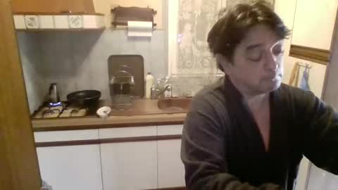 stevefromfrance online show from January 4, 2025, 8:17 am