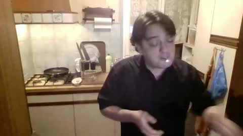 stevefromfrance online show from January 4, 2025, 6:51 pm