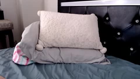 Bonnie Naylor online show from January 17, 2025, 6:54 pm