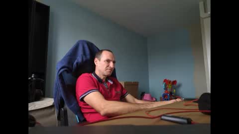 Snapshot of stickolive1 chatting on September 30, 2025, 10:20 am stickolive1 online show from September 30, 2025, 10:20 am