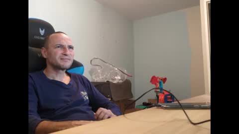 Snapshot of stickolive1 chatting on October 20, 2025, 10:10 pm stickolive1 online show from October 20, 2025, 10:10 pm