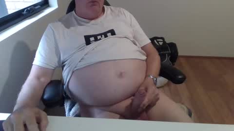 stiffyman55 online show from November 18, 2025, 5:01 am