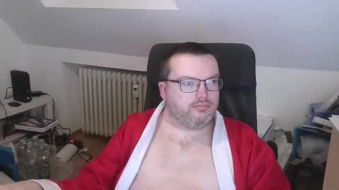 Oliver online show from December 17, 2025, 7:36 am