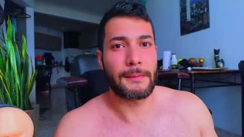 Snapshot of stiven_montiel chatting on March 18, 2026, 5:38 pm Stiven Montiel online show from March 18, 2026, 5:38 pm