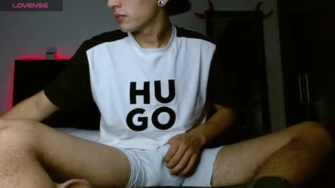 stiven tellez  online show from February 20, 2025, 5:01 am