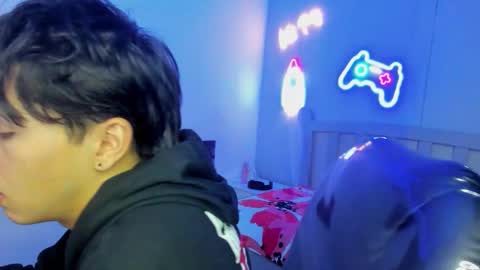 Stiwen online show from October 7, 2025, 1:19 pm