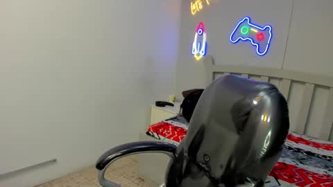 Stiwen online show from October 24, 2025, 1:40 pm