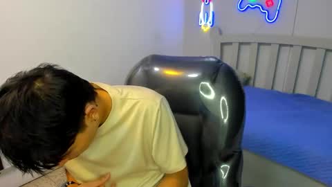 Stiwen online show from November 19, 2025, 5:24 pm