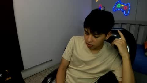 Stiwen online show from November 26, 2025, 1:01 pm