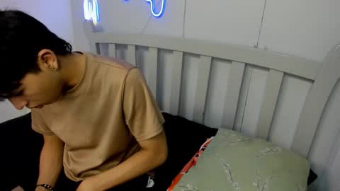 Stiwen online show from November 27, 2025, 2:41 pm