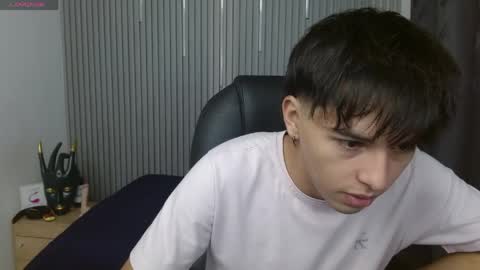 Stiwen online show from April 16, 2026, 3:13 pm