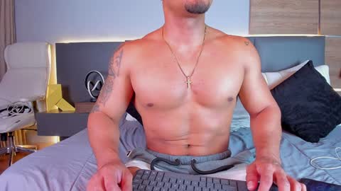 Stone Lee  online show from January 28, 2025, 6:38 am