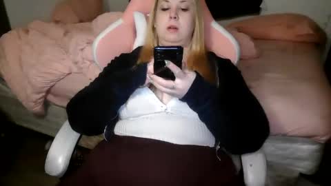 Snapshot of stoned2dabones666 chatting on January 12, 2025, 10:43 pm Haily online show from January 12, 2025, 10:43 pm