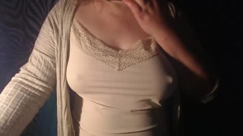 Snapshot of stonenipple chatting on May 31, 2026, 8:32 pm stonenipple online show from May 31, 2026, 8:32 pm