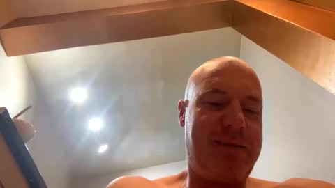 Stoodley22 online show from October 20, 2025, 4:35 am