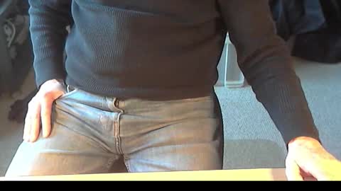 Snapshot of str8_dave chatting on November 20, 2025, 3:12 pm Dave online show from November 20, 2025, 3:12 pm