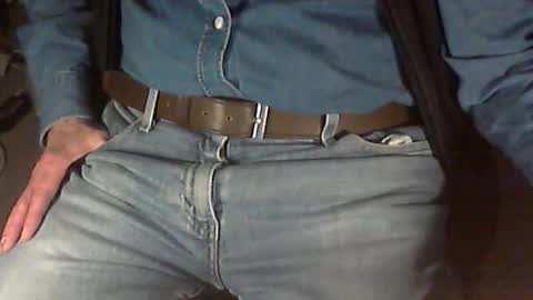 Snapshot of str8_dave chatting on December 1, 2025, 7:19 pm Dave online show from December 1, 2025, 7:19 pm