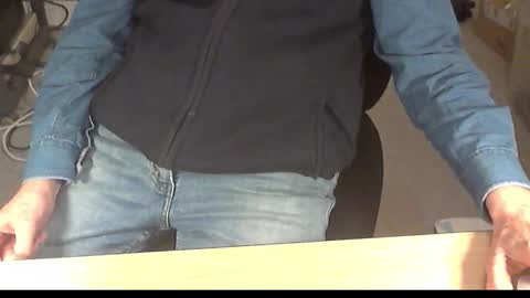 Snapshot of str8_dave chatting on December 3, 2025, 7:45 pm Dave online show from December 3, 2025, 7:45 pm