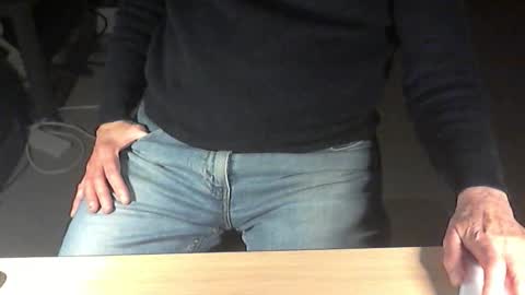 Snapshot of str8_dave chatting on December 14, 2025, 8:57 pm Dave online show from December 14, 2025, 8:57 pm