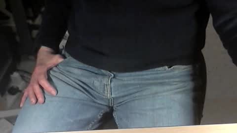 Snapshot of str8_dave chatting on January 5, 2026, 8:45 pm Dave online show from January 5, 2026, 8:45 pm