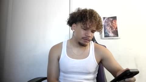 Snapshot of str8dj chatting on November 3, 2025, 11:26 pm Dj online show from November 3, 2025, 11:26 pm