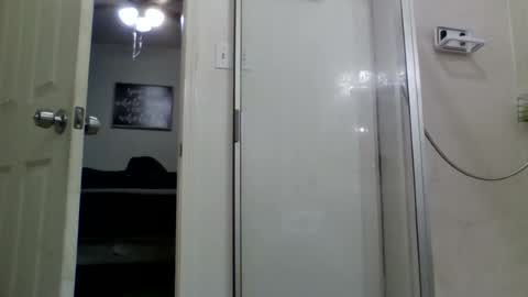 str8guy1leg online show from June 24, 2026, 1:32 pm