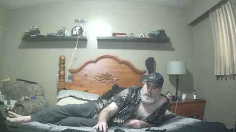 Snapshot of straightbear4you chatting on February 19, 2025, 6:43 pm Straightbear4you online show from February 19, 2025, 6:43 pm