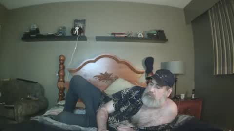 Snapshot of straightbear4you chatting on February 21, 2025, 5:35 am Straightbear4you online show from February 21, 2025, 5:35 am