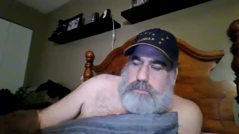 Snapshot of straightbear4you chatting on September 10, 2025, 8:03 am Straightbear4you online show from September 10, 2025, 8:03 am