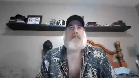 Snapshot of straightbear4you chatting on October 14, 2025, 5:30 am Straightbear4you online show from October 14, 2025, 5:30 am