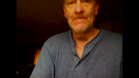 straightmaletouse online show from June 1, 2026, 8:10 pm