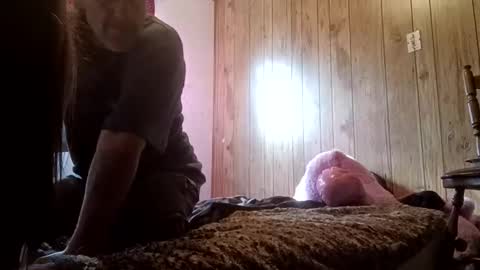 straighttoy online show from November 7, 2025, 5:35 pm