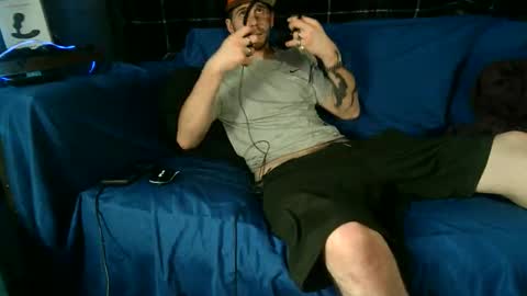 straitpipermann22 online show from December 21, 2025, 7:43 pm