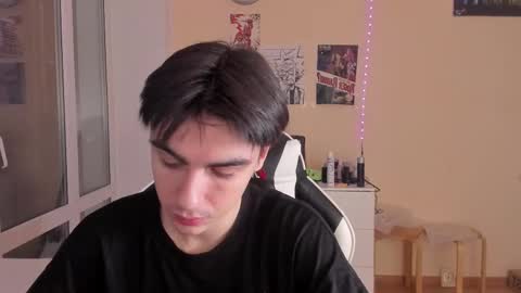 Ray online show from February 18, 2025, 3:32 pm