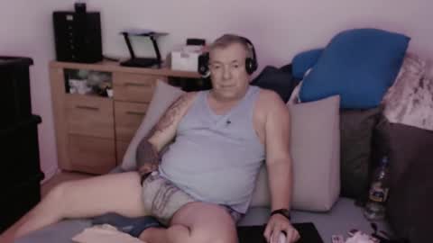 Stranger online show from November 1, 2025, 9:50 pm