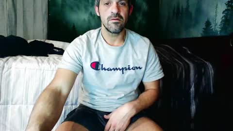 Snapshot of strangeratnight87 chatting on January 11, 2025, 9:04 am strangeratnight87 online show from January 11, 2025, 9:04 am