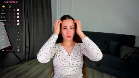 Laura online show from December 18, 2025, 4:40 am