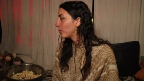 Snapshot of strawberripulp chatting on January 28, 2025, 1:08 am Angel Baby online show from January 28, 2025, 1:08 am