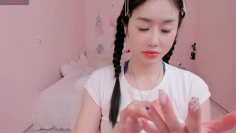 Snapshot of strawberry_loveee chatting on September 19, 2025, 4:58 am strawberry_loveee online show from September 19, 2025, 4:58 am