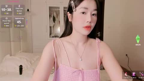 Snapshot of strawberry_loveee chatting on October 20, 2025, 11:21 am strawberry_loveee online show from October 20, 2025, 11:21 am