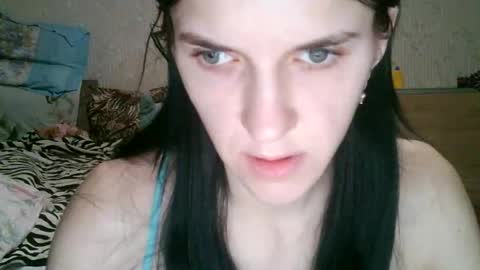 Strawberry Storm online show from March 19, 2026, 2:15 am