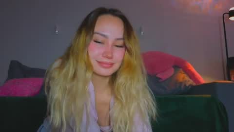 Snapshot of strawberrypie99 chatting on April 30, 2026, 3:02 am Tati and Lola online show from April 30, 2026, 3:02 am
