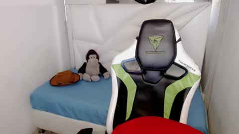 Street online show from March 6, 2026, 4:20 am