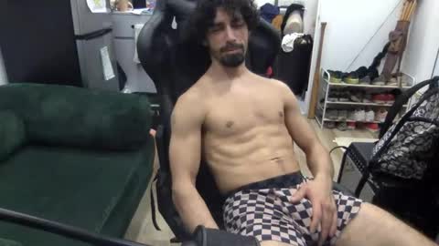 Snapshot of stringin69 chatting on February 9, 2026, 7:45 am stringin69 online show from February 9, 2026, 7:45 am